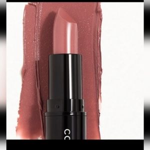 Context lipstick color: 117 running free